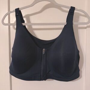 Old Navy 38DD Zip Front Power Soft Sports Bra